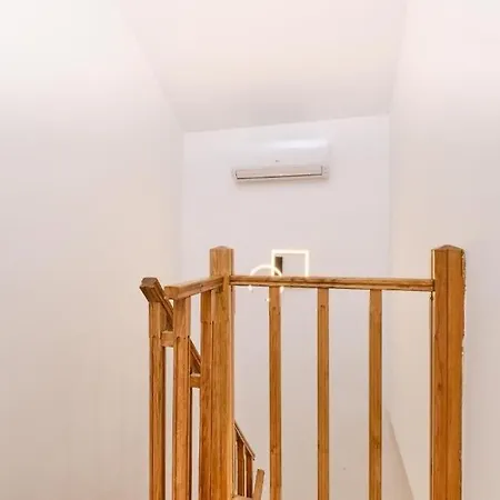 House With A Parking Space Stivan, Cres - 25073 Tatil Evi