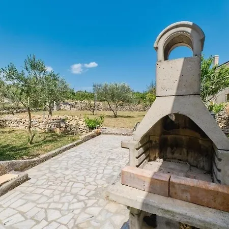 House With A Parking Space Stivan, Cres - 25073 Tatil Evi *