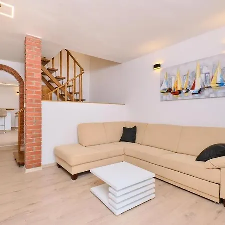 Tatil Evi House With A Parking Space Stivan, Cres - 25073 *